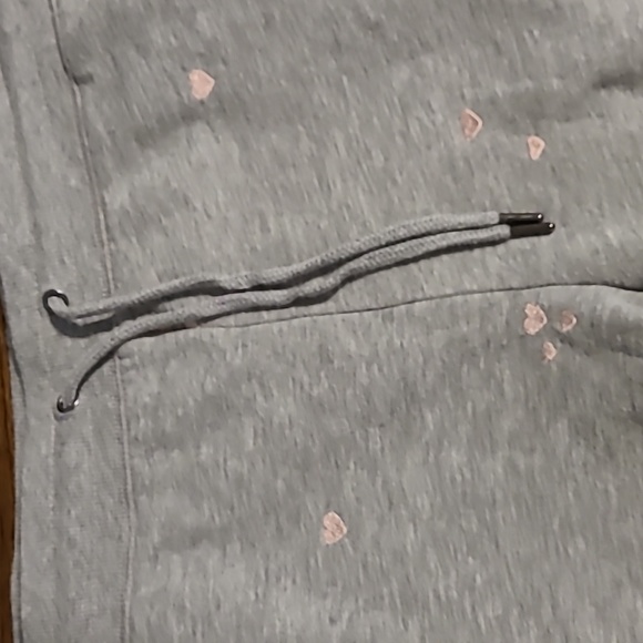 Honeydew xxl jogger Sweatpants gray with embroidered pink hearts. - Picture 5 of 7